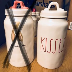 Kisses canister